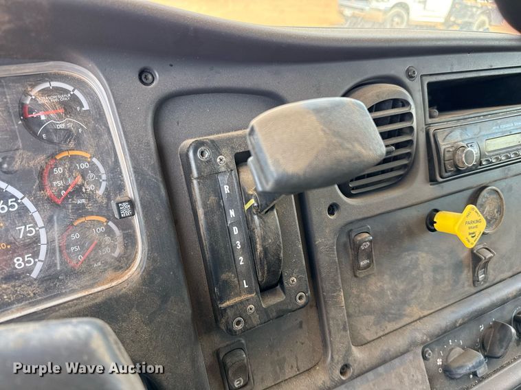 image for item EJ3604 2016 Freightliner M2 box truck