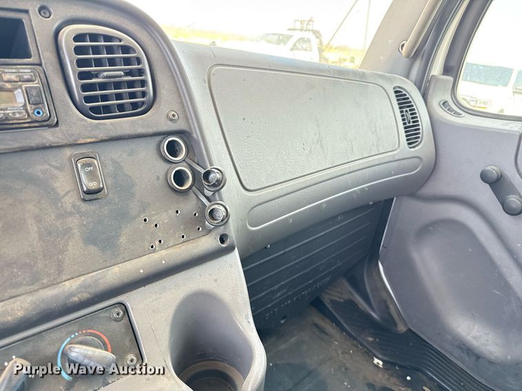 image for item EJ3604 2016 Freightliner M2 box truck