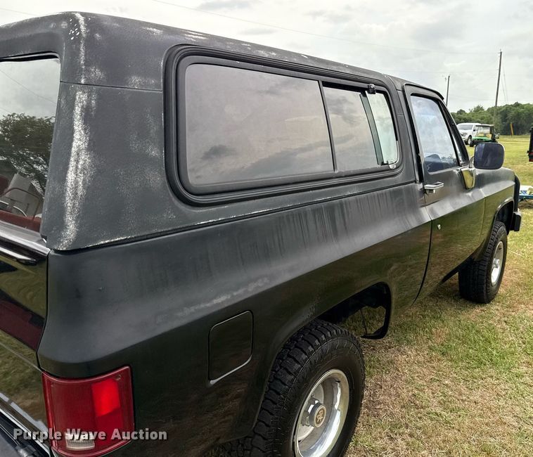 image for item EJ3673 1986 Chevrolet K10 Blazer SUV