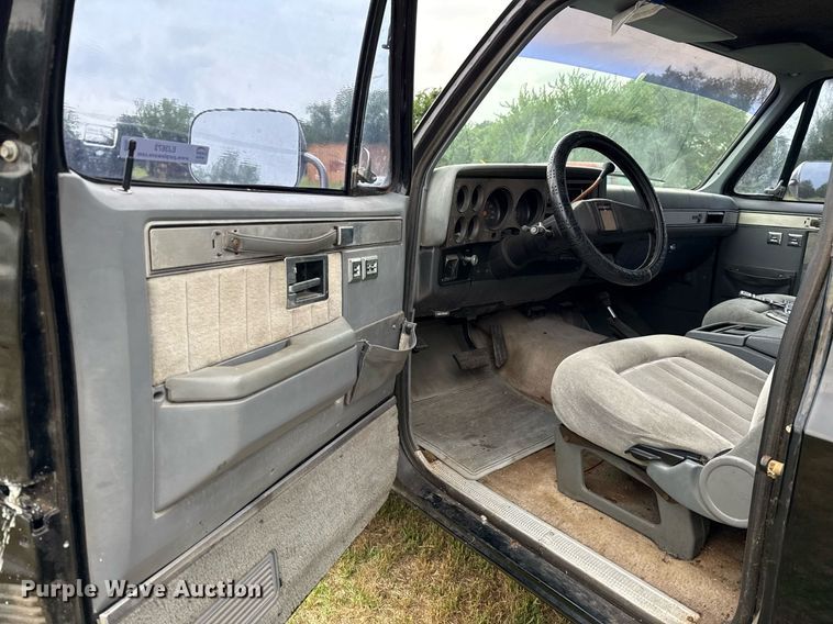 image for item EJ3673 1986 Chevrolet K10 Blazer SUV