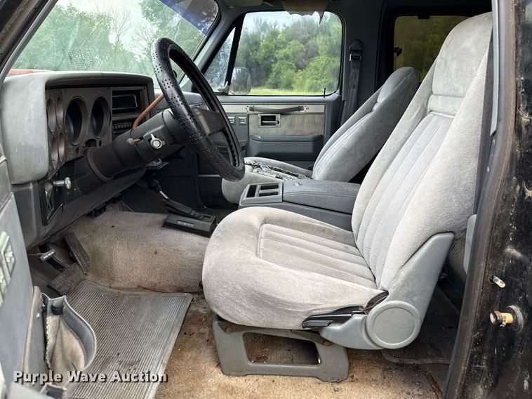 image for item EJ3673 1986 Chevrolet K10 Blazer SUV