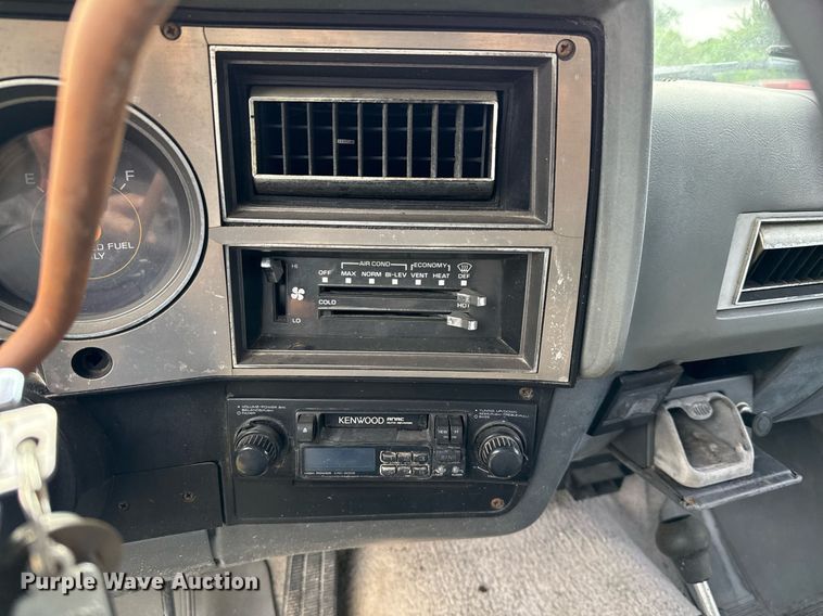 image for item EJ3673 1986 Chevrolet K10 Blazer SUV