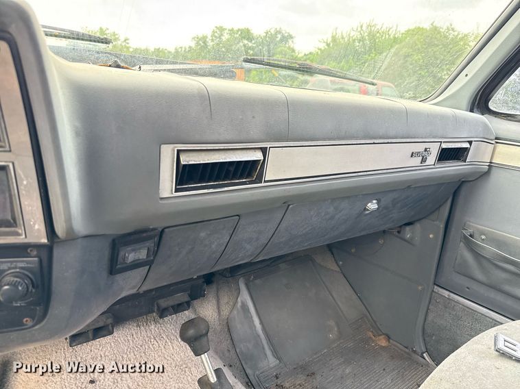 image for item EJ3673 1986 Chevrolet K10 Blazer SUV