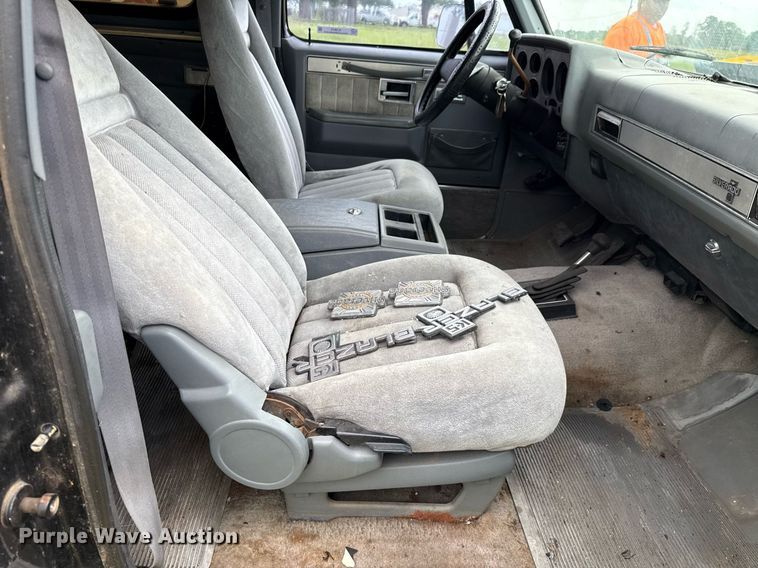 image for item EJ3673 1986 Chevrolet K10 Blazer SUV