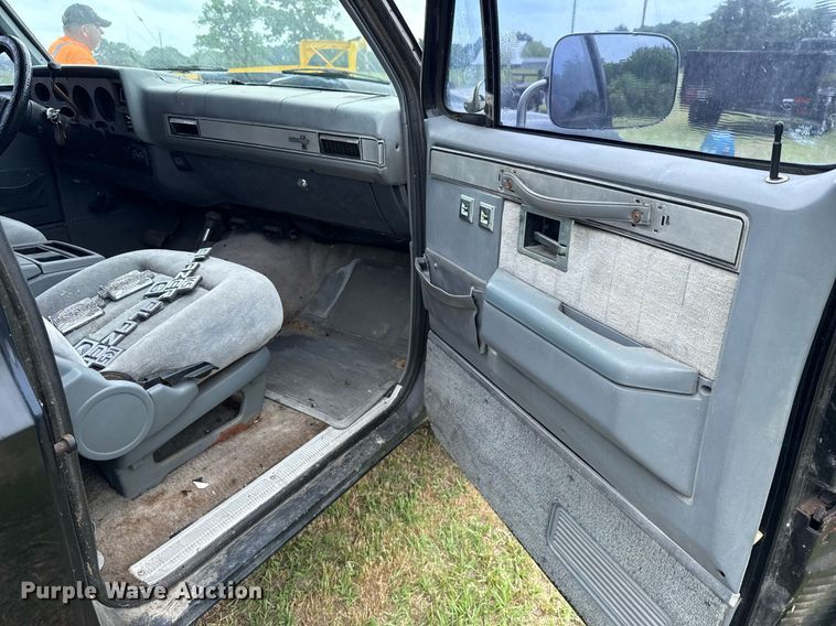 image for item EJ3673 1986 Chevrolet K10 Blazer SUV