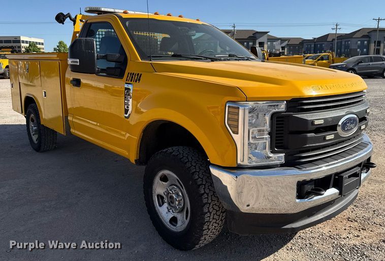 image for item EJ4504 2019 Ford F350 Super Duty XL utility bed pickup truck