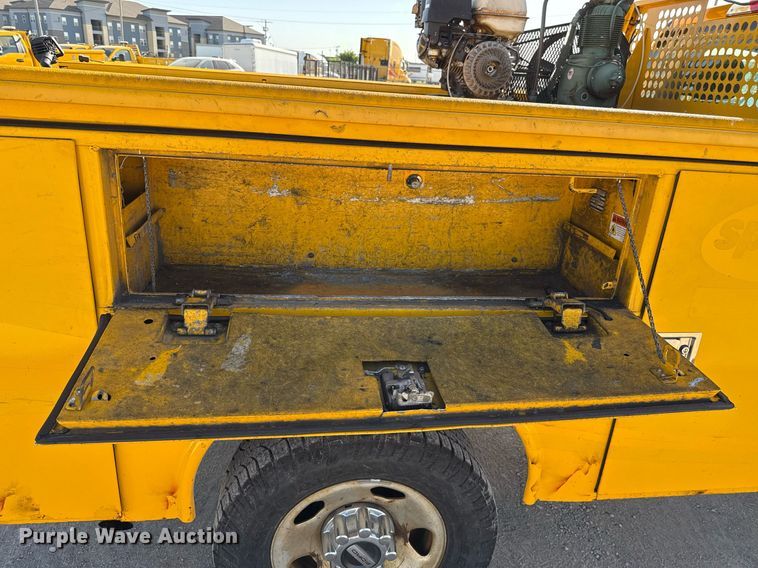 image for item EJ4504 2019 Ford F350 Super Duty XL utility bed pickup truck