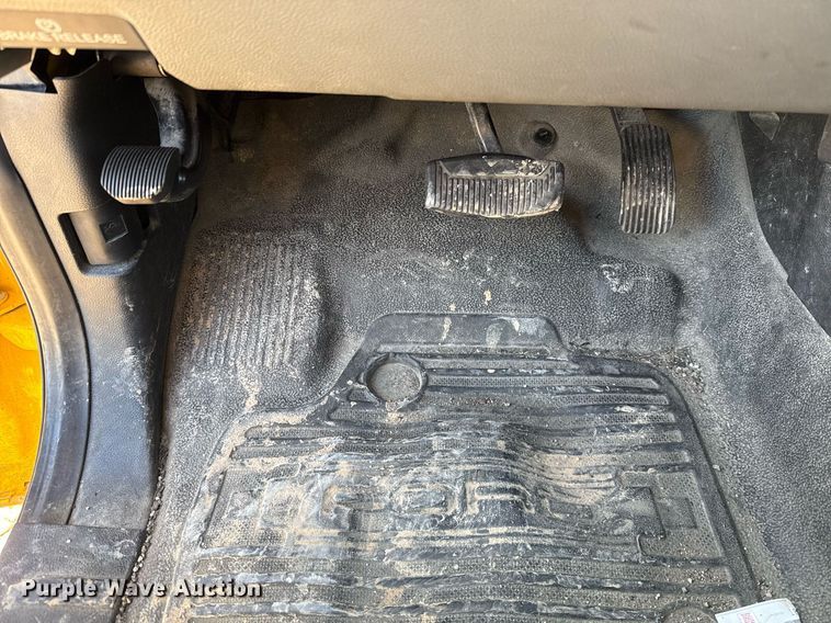 image for item EJ4504 2019 Ford F350 Super Duty XL utility bed pickup truck