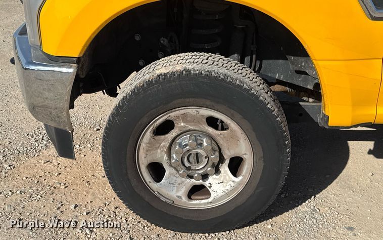 image for item EJ4504 2019 Ford F350 Super Duty XL utility bed pickup truck