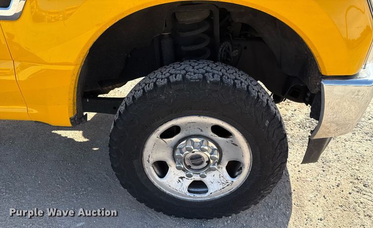 image for item EJ4504 2019 Ford F350 Super Duty XL utility bed pickup truck