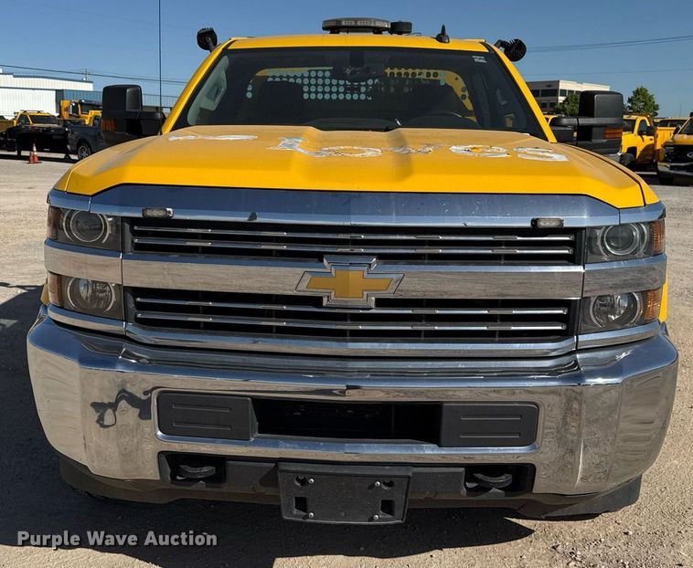 image for item EJ4506 2017 Chevrolet Silverado 3500HD utility bed pickup truck