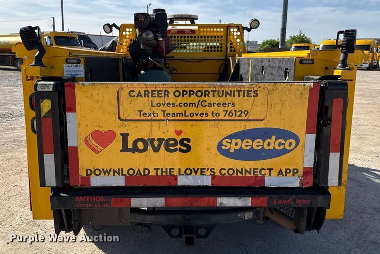 image for item EJ4506 2017 Chevrolet Silverado 3500HD utility bed pickup truck