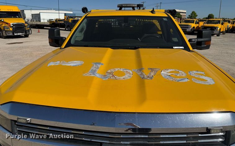 image for item EJ4506 2017 Chevrolet Silverado 3500HD utility bed pickup truck