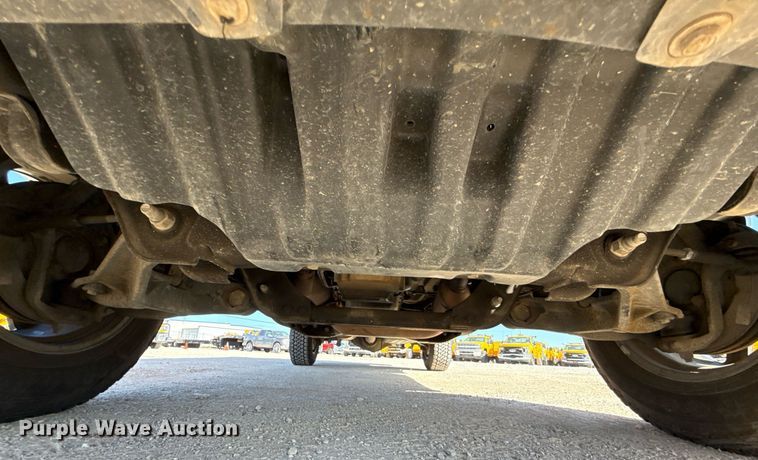 image for item EJ4506 2017 Chevrolet Silverado 3500HD utility bed pickup truck