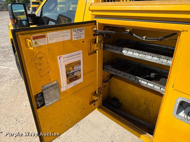 image for item EJ4506 2017 Chevrolet Silverado 3500HD utility bed pickup truck