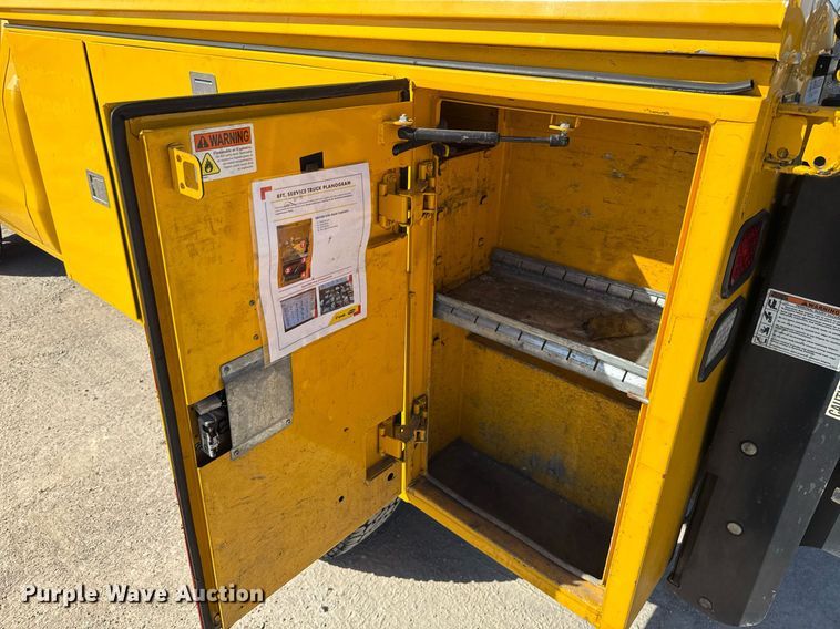 image for item EJ4506 2017 Chevrolet Silverado 3500HD utility bed pickup truck