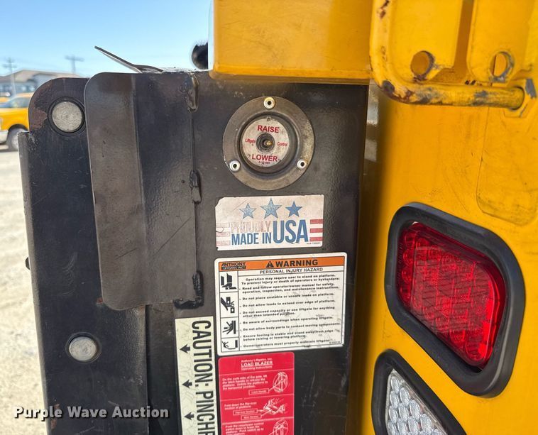 image for item EJ4506 2017 Chevrolet Silverado 3500HD utility bed pickup truck