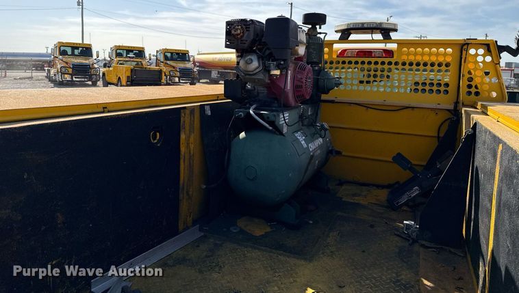 image for item EJ4506 2017 Chevrolet Silverado 3500HD utility bed pickup truck