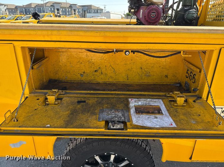 image for item EJ4506 2017 Chevrolet Silverado 3500HD utility bed pickup truck