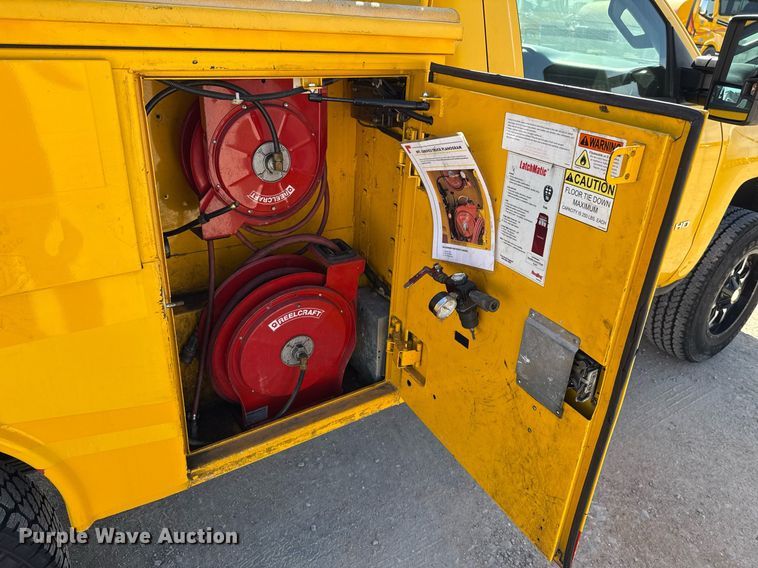 image for item EJ4506 2017 Chevrolet Silverado 3500HD utility bed pickup truck