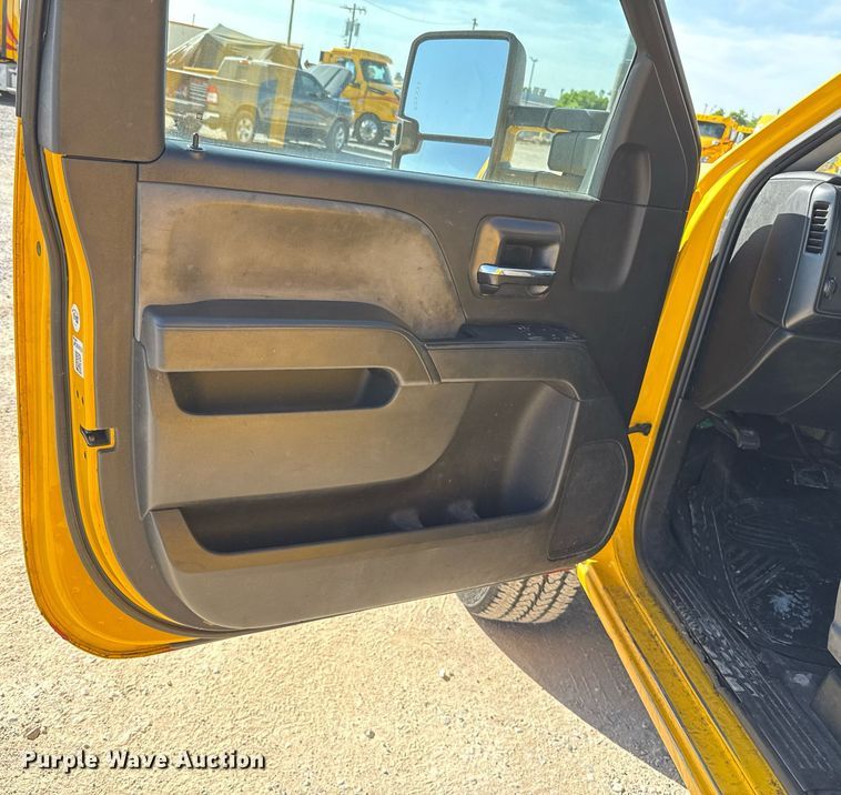 image for item EJ4506 2017 Chevrolet Silverado 3500HD utility bed pickup truck