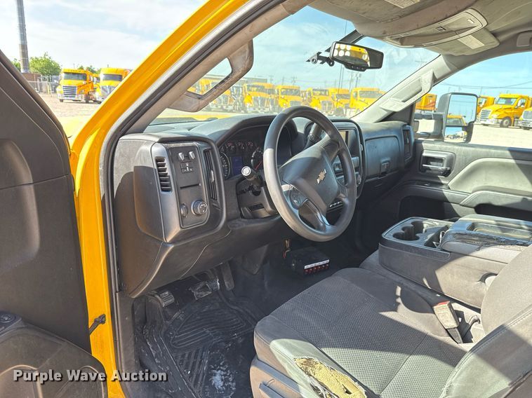 image for item EJ4506 2017 Chevrolet Silverado 3500HD utility bed pickup truck