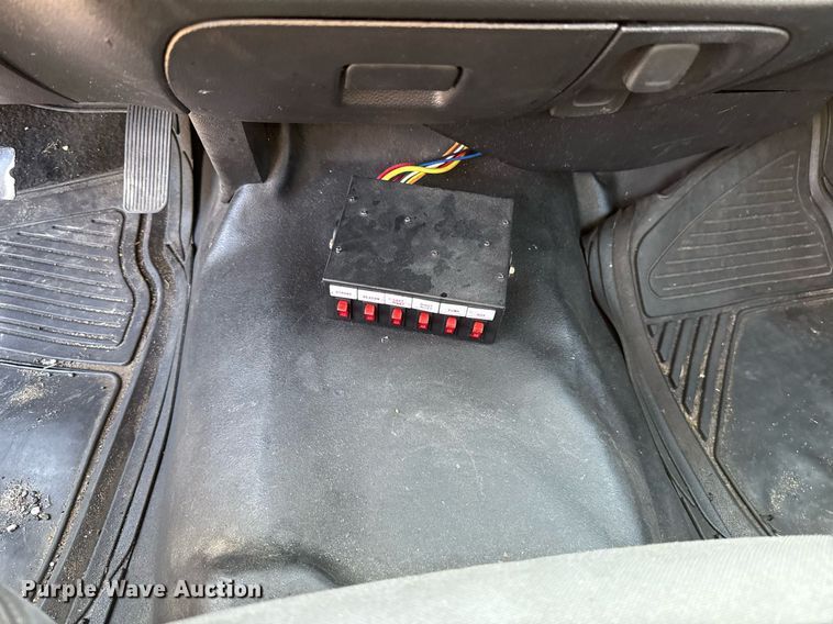 image for item EJ4506 2017 Chevrolet Silverado 3500HD utility bed pickup truck