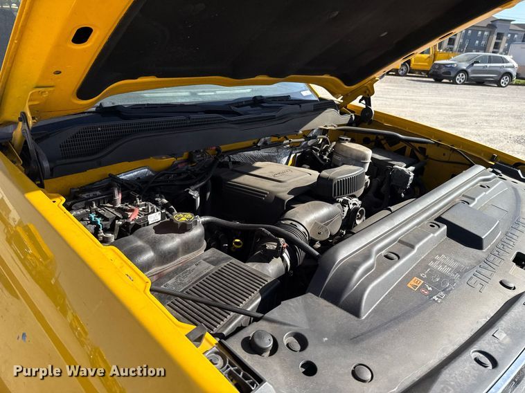 image for item EJ4506 2017 Chevrolet Silverado 3500HD utility bed pickup truck