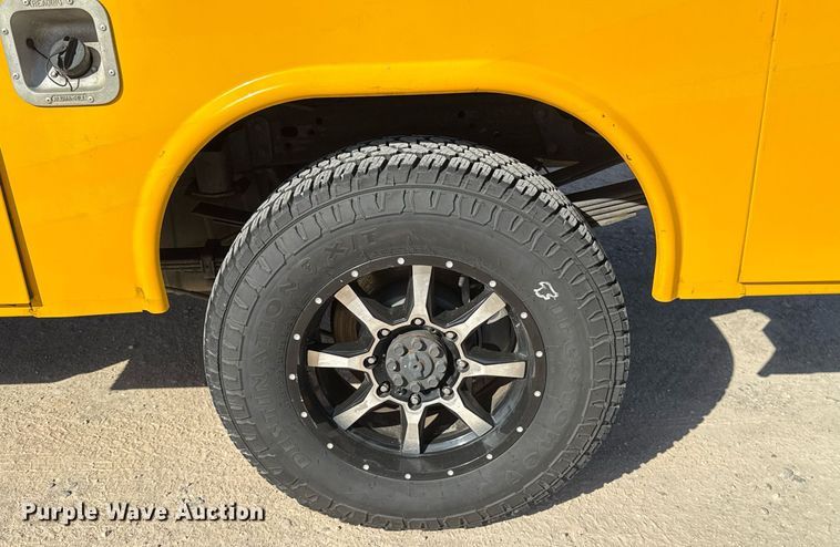 image for item EJ4506 2017 Chevrolet Silverado 3500HD utility bed pickup truck