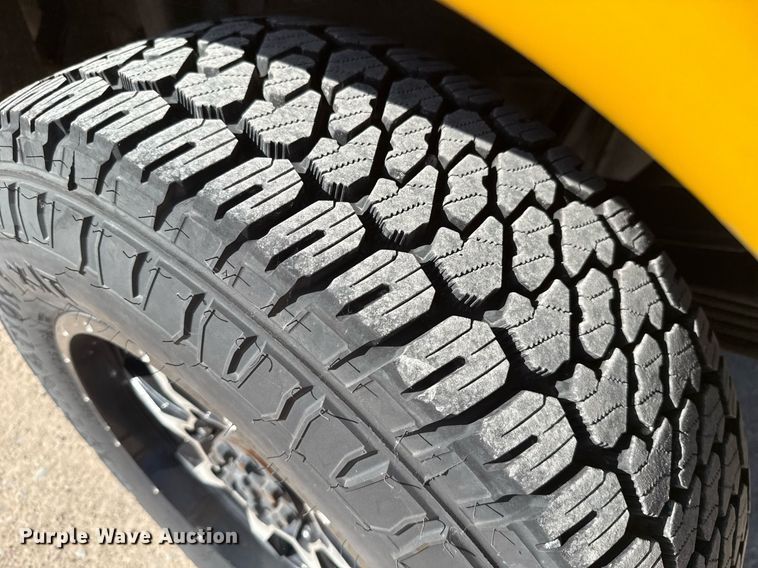 image for item EJ4506 2017 Chevrolet Silverado 3500HD utility bed pickup truck