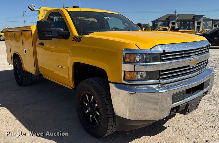 image for item EJ4508 2018 Chevrolet Silverado 3500HD utility bed pickup truck