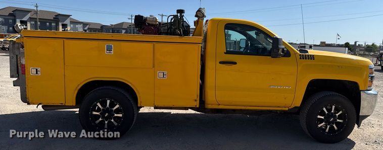 image for item EJ4508 2018 Chevrolet Silverado 3500HD utility bed pickup truck