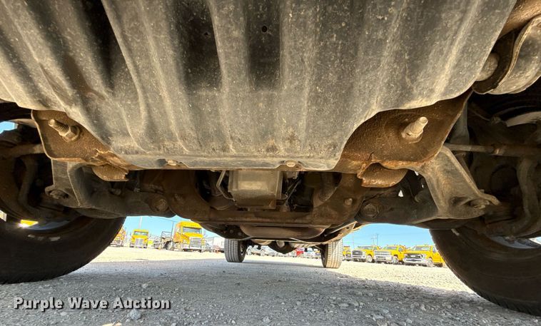 image for item EJ4508 2018 Chevrolet Silverado 3500HD utility bed pickup truck