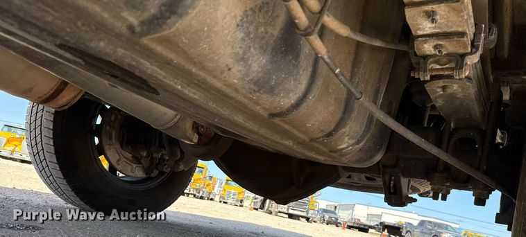 image for item EJ4508 2018 Chevrolet Silverado 3500HD utility bed pickup truck