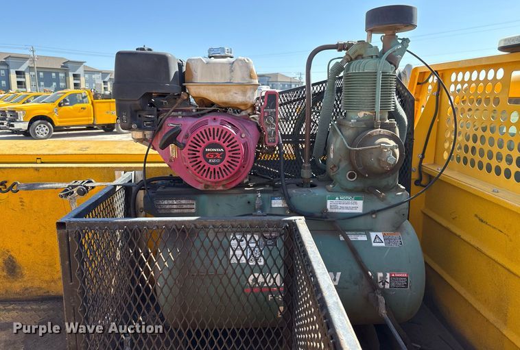 image for item EJ4508 2018 Chevrolet Silverado 3500HD utility bed pickup truck