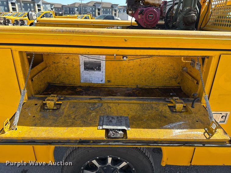 image for item EJ4508 2018 Chevrolet Silverado 3500HD utility bed pickup truck