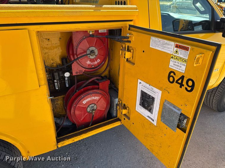 image for item EJ4508 2018 Chevrolet Silverado 3500HD utility bed pickup truck