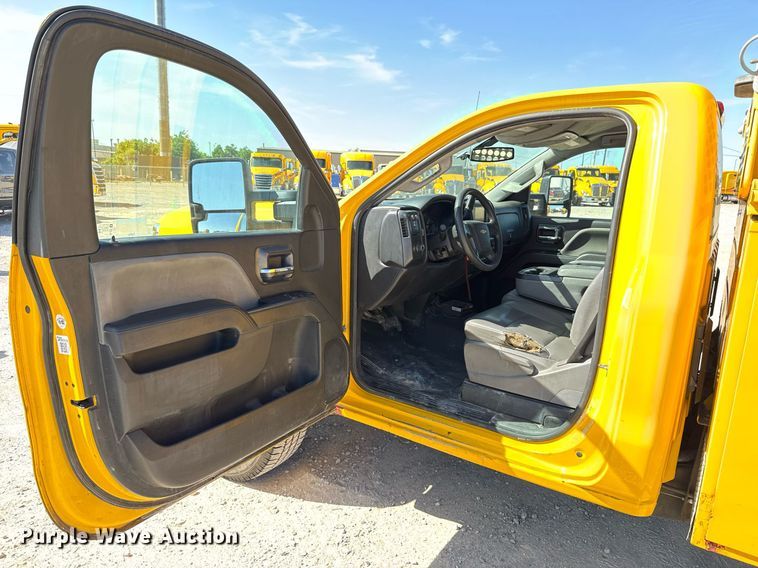 image for item EJ4508 2018 Chevrolet Silverado 3500HD utility bed pickup truck