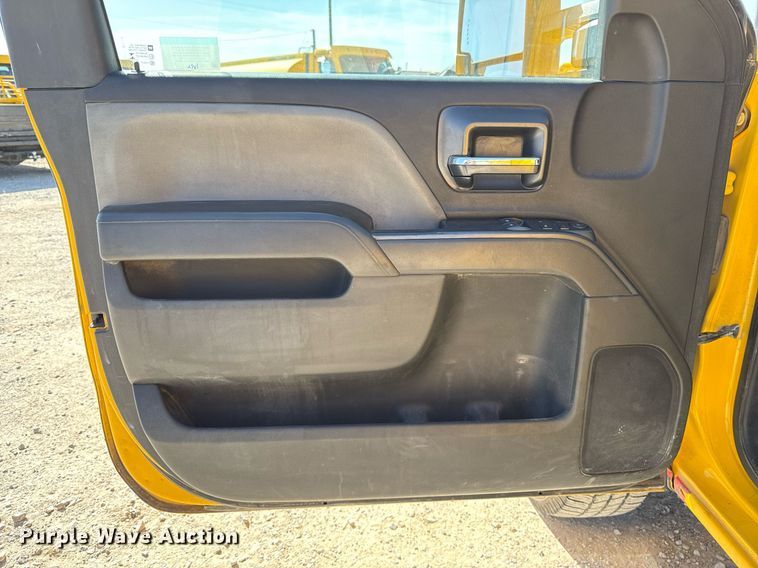 image for item EJ4508 2018 Chevrolet Silverado 3500HD utility bed pickup truck