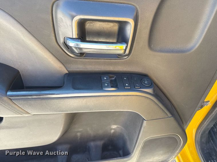 image for item EJ4508 2018 Chevrolet Silverado 3500HD utility bed pickup truck