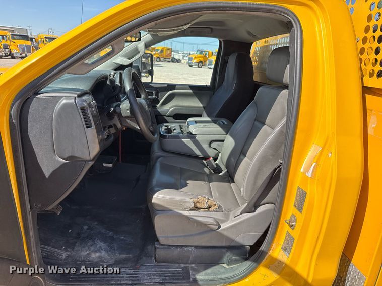 image for item EJ4508 2018 Chevrolet Silverado 3500HD utility bed pickup truck