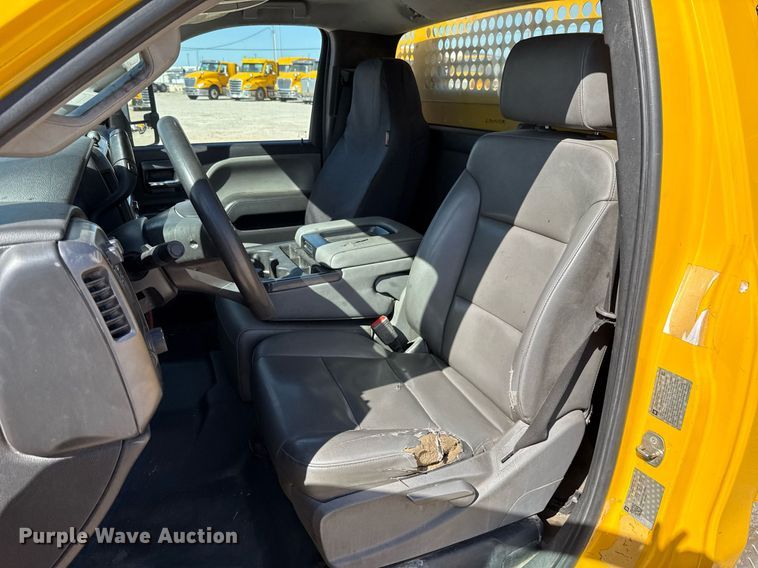 image for item EJ4508 2018 Chevrolet Silverado 3500HD utility bed pickup truck