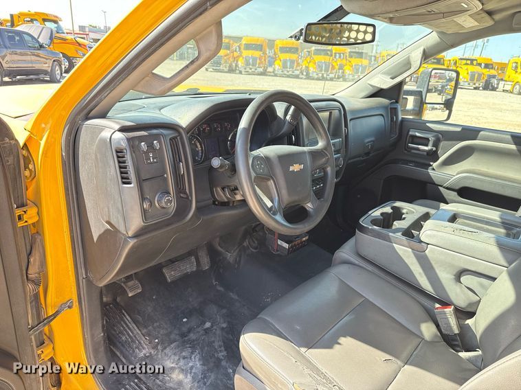 image for item EJ4508 2018 Chevrolet Silverado 3500HD utility bed pickup truck