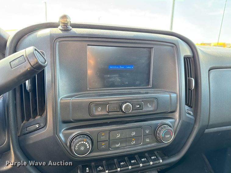 image for item EJ4508 2018 Chevrolet Silverado 3500HD utility bed pickup truck