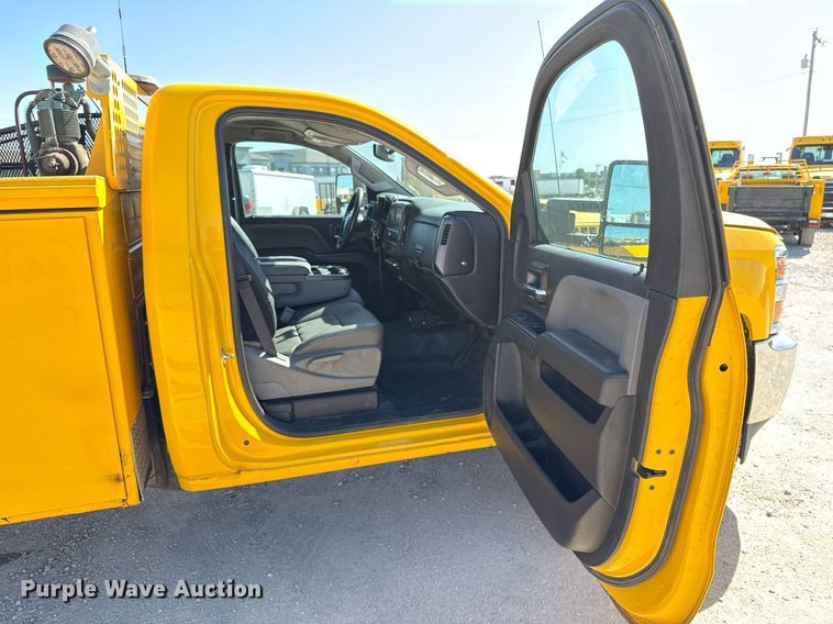 image for item EJ4508 2018 Chevrolet Silverado 3500HD utility bed pickup truck