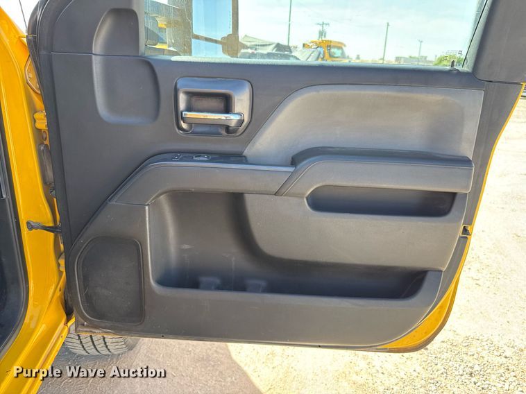 image for item EJ4508 2018 Chevrolet Silverado 3500HD utility bed pickup truck