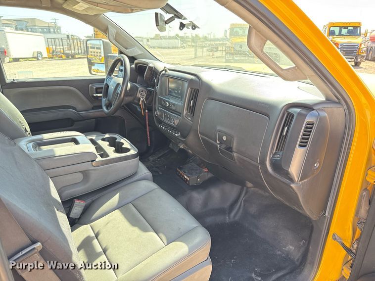 image for item EJ4508 2018 Chevrolet Silverado 3500HD utility bed pickup truck