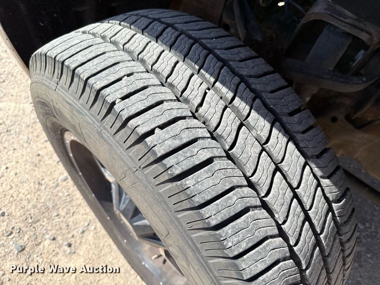 image for item EJ4508 2018 Chevrolet Silverado 3500HD utility bed pickup truck