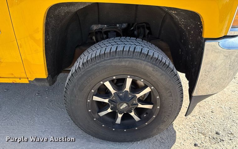 image for item EJ4508 2018 Chevrolet Silverado 3500HD utility bed pickup truck