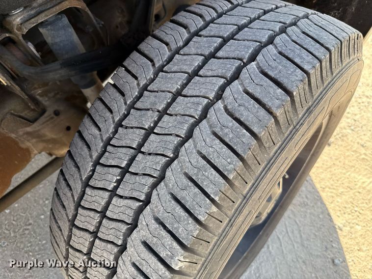 image for item EJ4508 2018 Chevrolet Silverado 3500HD utility bed pickup truck